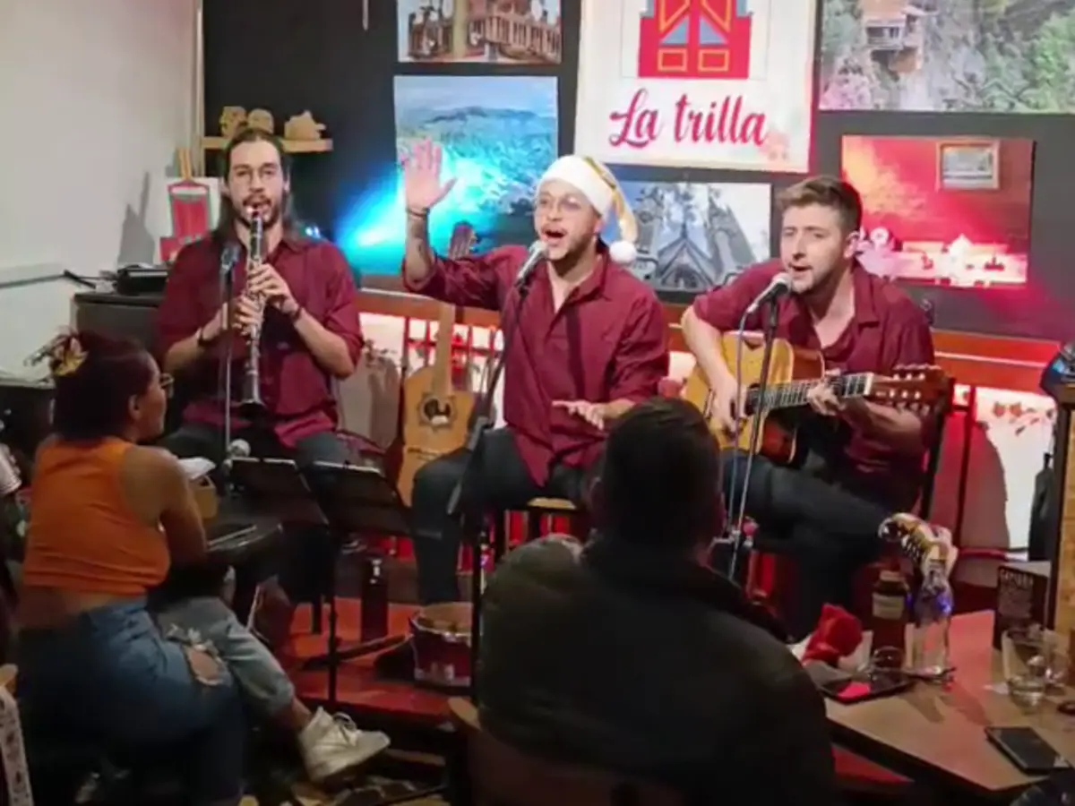 Tinto de Verano: Simulacro Navideño